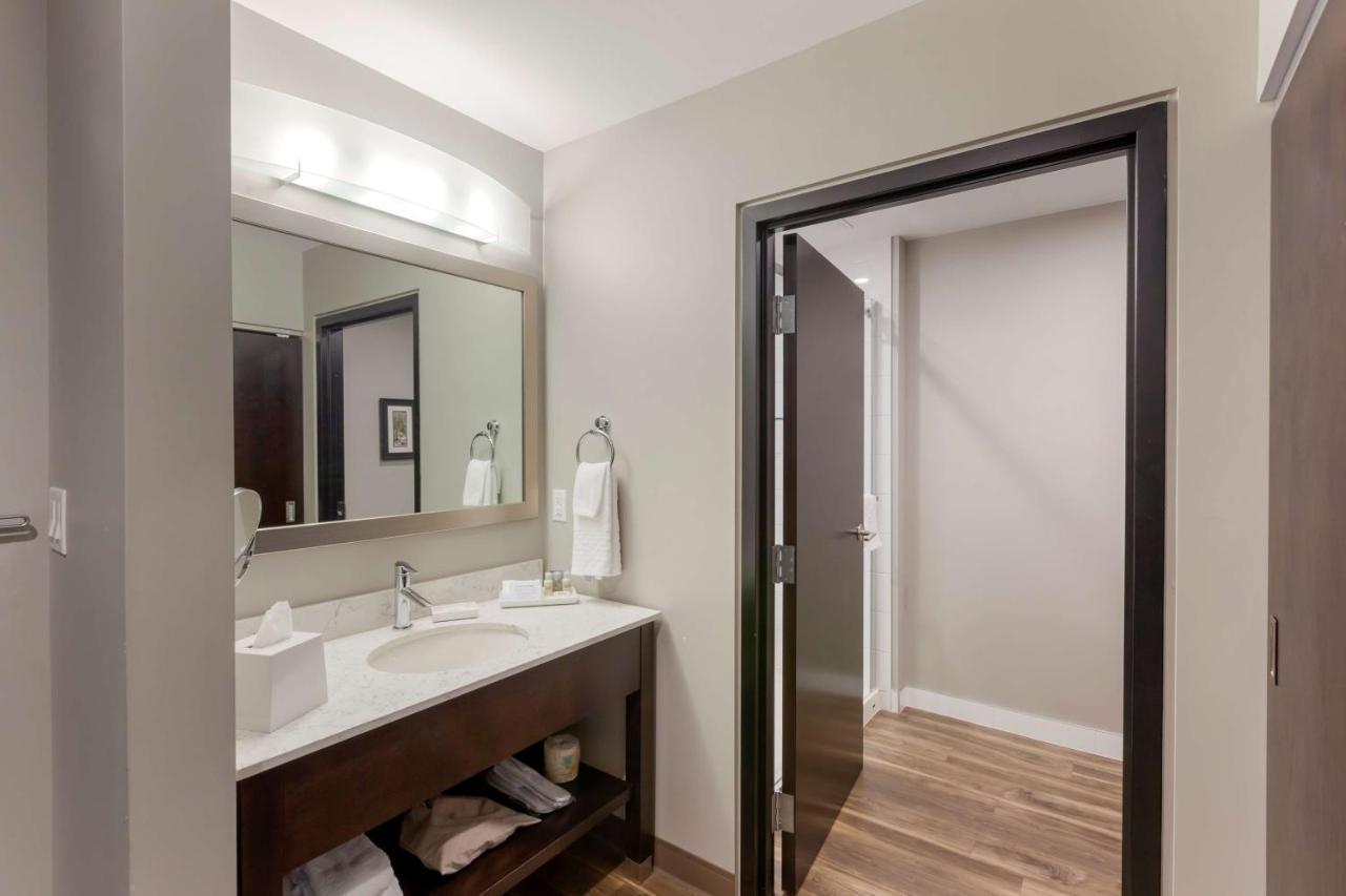 Best Western Premier Northwood Hotel Timmins Exterior foto